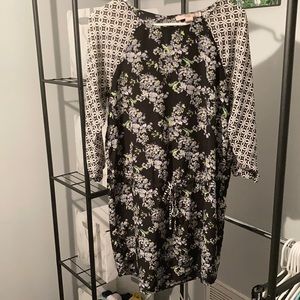 Floral dress with quarter length sleeves